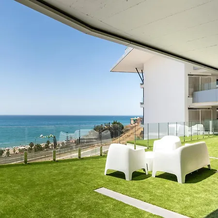 Seaviews Reserve The Breeze דירה