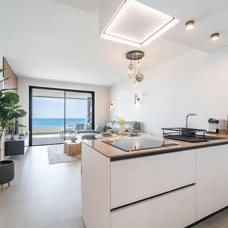 Апартаменты Seaviews Reserve The Breeze