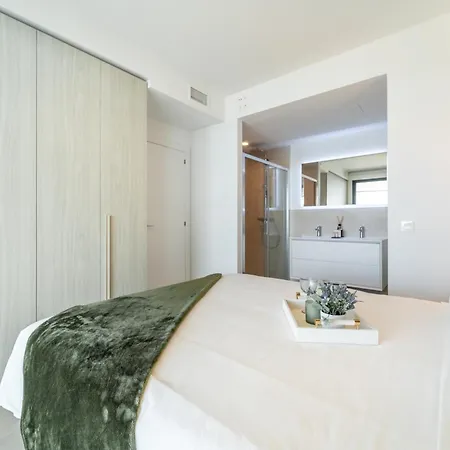 Seaviews Reserve The Breeze Apartment *