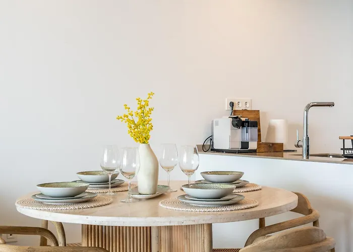 Seaviews Reserve The Breeze Apartment